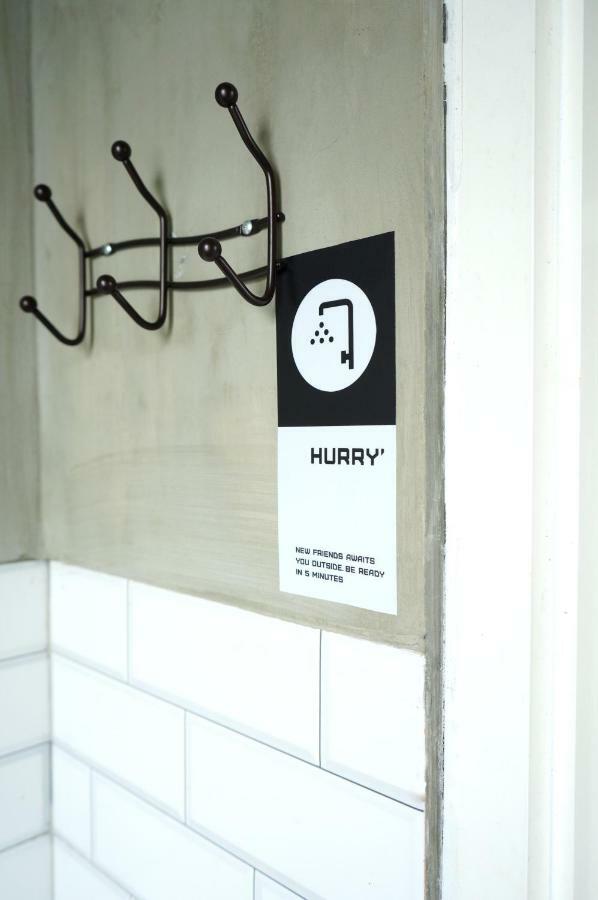 So! Boutique Hostel Malang Exterior photo